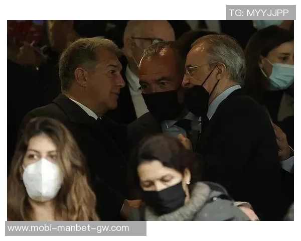 库尔图瓦回应拉波尔塔言论强调球队从未依赖裁判的支持与照顾 库尔图瓦回应拉波尔塔言论强调球队从未依赖裁判的支持与照顾